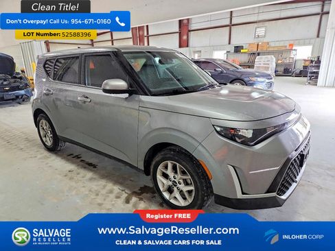 Used 2023 Kia Soul LX w/ LX Technology Package FWD image 5