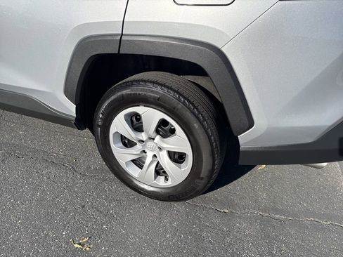 Used 2024 Toyota RAV4 LE image 9