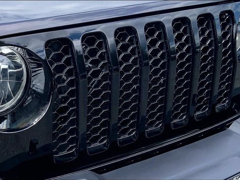 Used 2023 Jeep Gladiator Sport AWD/4WD image 24