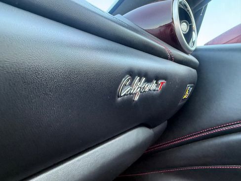 Used 2015 Ferrari California T image 39