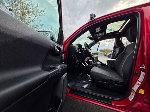 Used 2016 Toyota Tacoma TRD Off-Road w/ Premium & Technology Package image 48