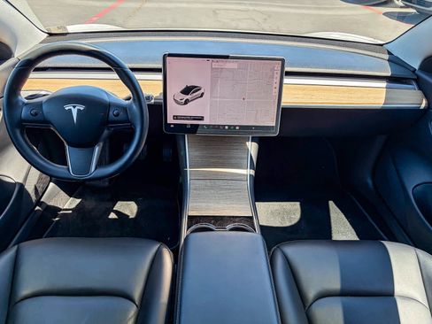 Used 2018 Tesla Model 3 Long Range RWD image 11