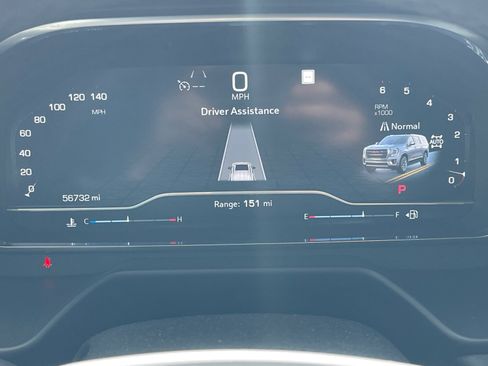 Used 2022 GMC Yukon SLT w/ SLT Premium Package image 18