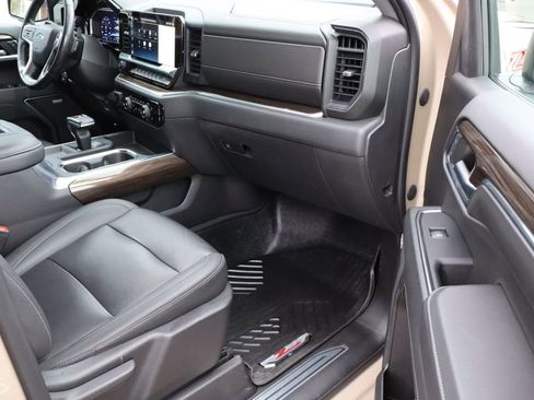 Used 2022 Chevrolet Silverado 1500 LT Trail Boss w/ LT Trail Boss Premium Package image 54