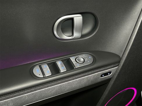 Used 2023 Hyundai Ioniq 5 Limited image 21