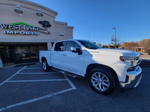 Used 2022 Chevrolet Silverado 1500 LTZ image 2