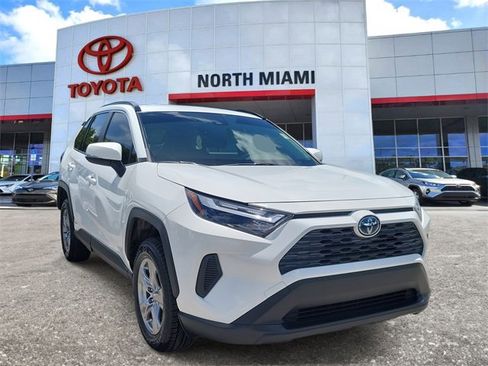 Used 2022 Toyota RAV4 XLE image 1
