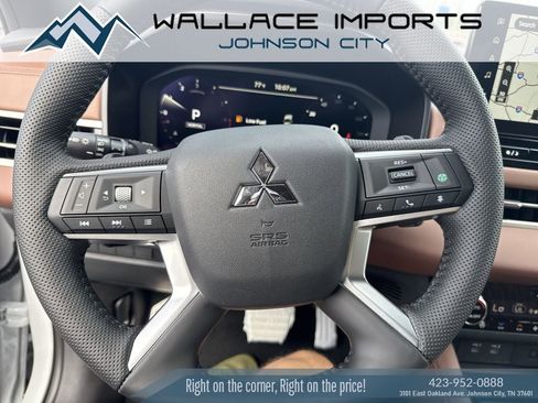 New 2025 Mitsubishi Outlander SEL image 19