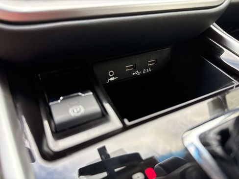 Used 2022 Subaru Outback Limited XT AWD/4WD image 35