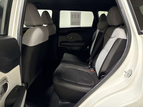 Used 2016 Kia Soul FWD image 21