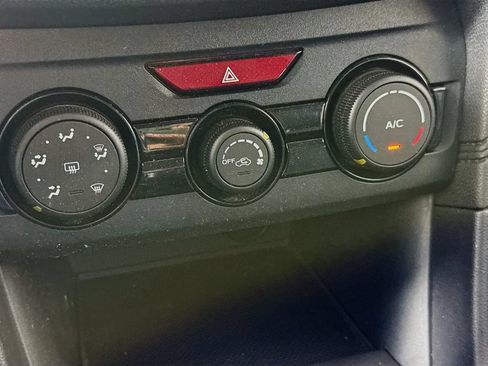 Used 2019 Subaru Crosstrek 2.0i AWD/4WD image 18