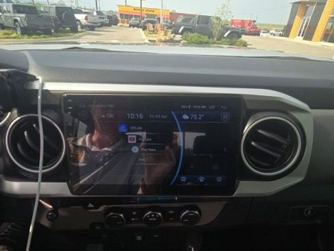 Used 2021 Toyota Tacoma SR5 image 18