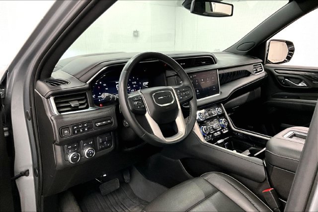 Used 2023 GMC Yukon Denali w/ Max Trailering Package AWD/4WD image 16