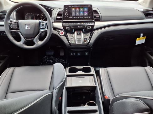 New 2026 Honda Odyssey Touring image 5