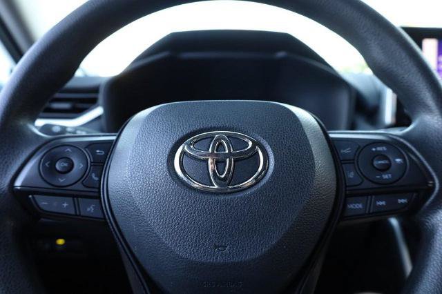Used 2025 Toyota RAV4 XLE AWD/4WD image 10