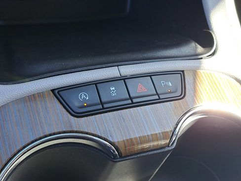 Used 2021 GMC Acadia SLE image 33