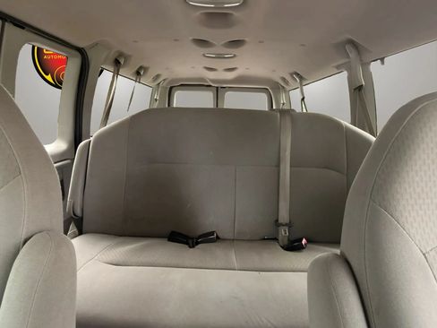 Used 2008 Ford E-350 and Econoline 350 XLT RWD image 16