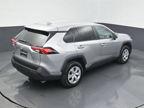 Used 2025 Toyota RAV4 LE AWD/4WD image 12