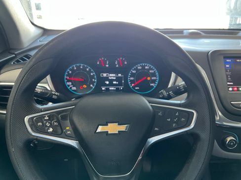 Used 2020 Chevrolet Equinox LS w/ LS Convenience Package FWD image 11