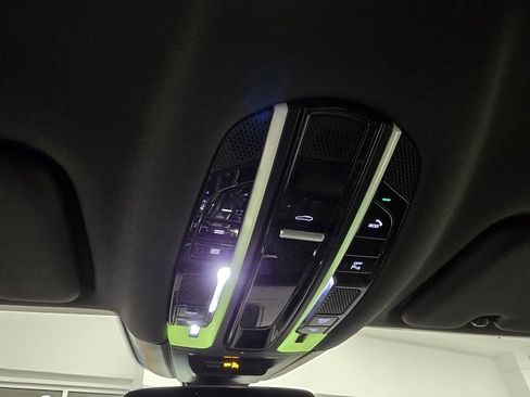 Used 2021 Porsche Cayenne Coupe image 29