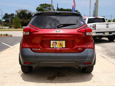 Used 2019 Nissan Kicks SV FWD image 6