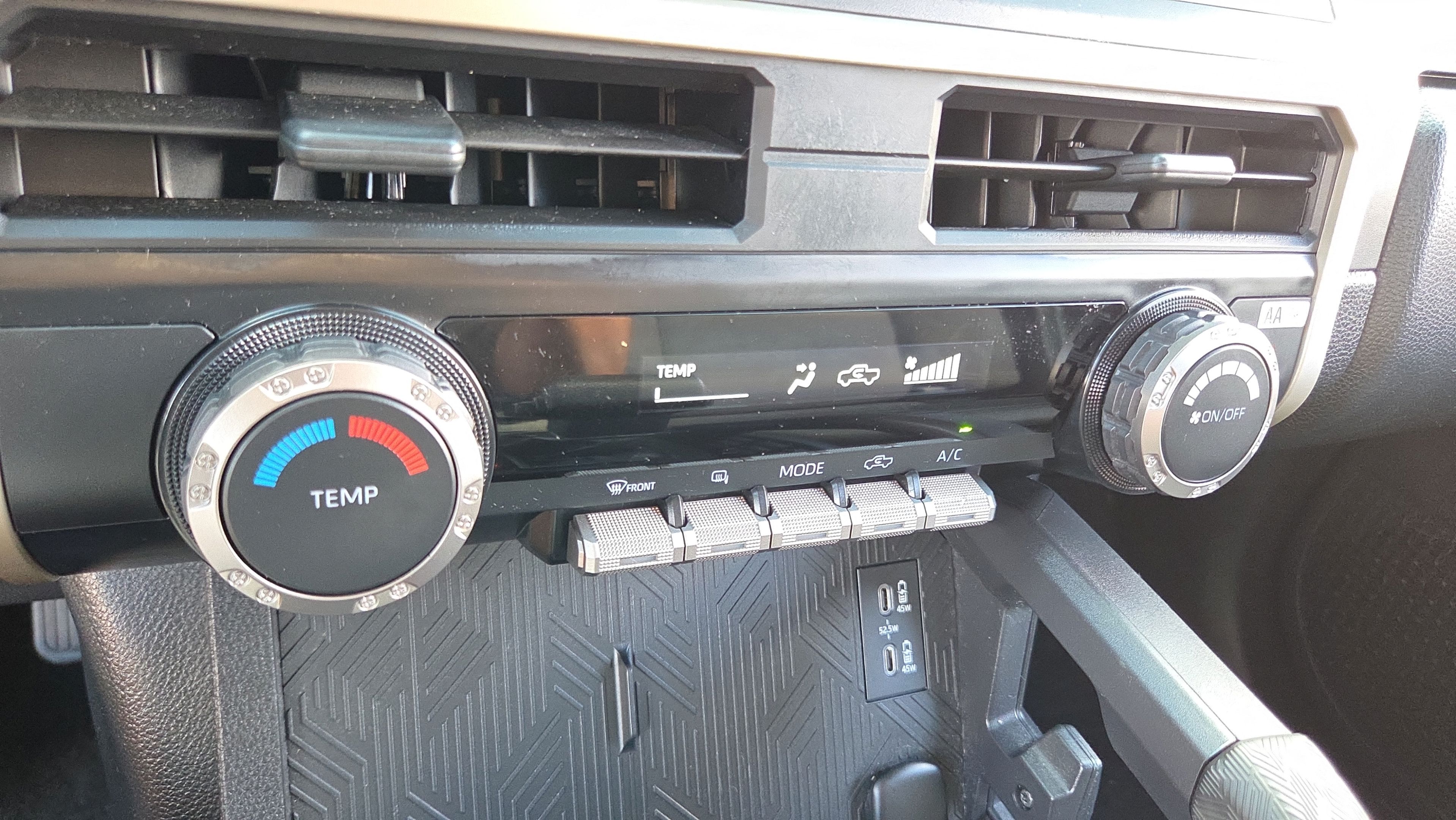 Used 2024 Toyota Tacoma SR RWD image 25