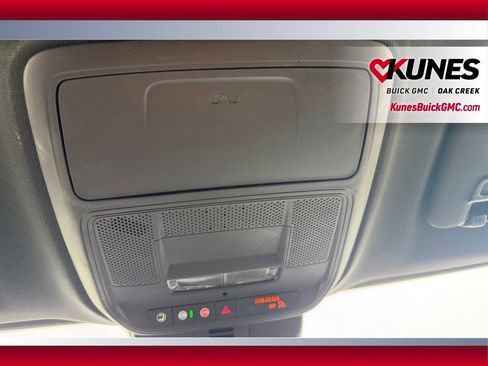 Used 2024 Chevrolet Traverse LT FWD image 29