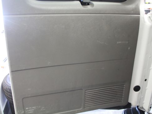 Used 2020 GMC Savana 3500 LT w/ LT Preferred Equipment Group image 28