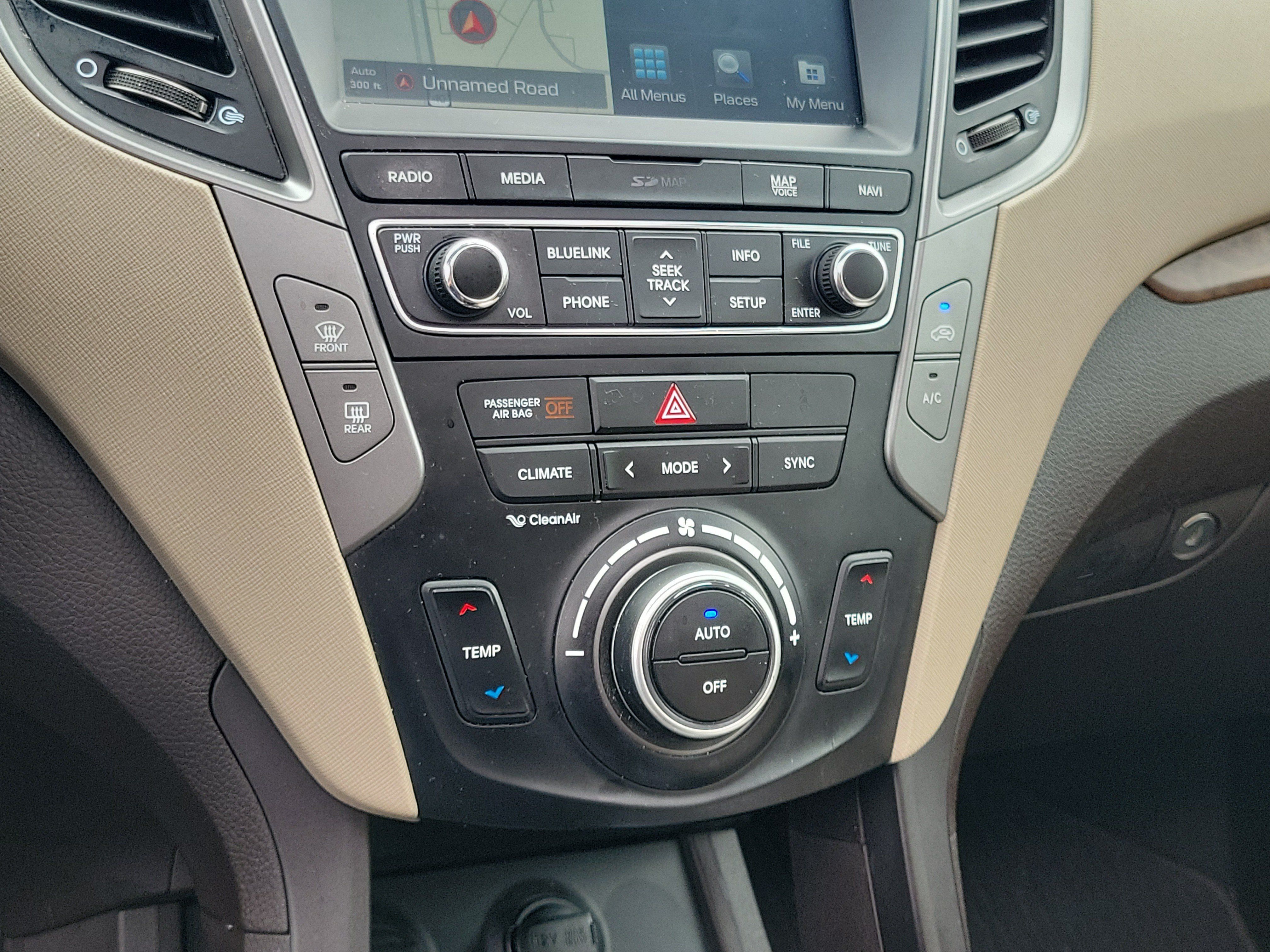 Used 2018 Hyundai Santa Fe Sport w/ 2.4L Tech Package 04 AWD/4WD image 27