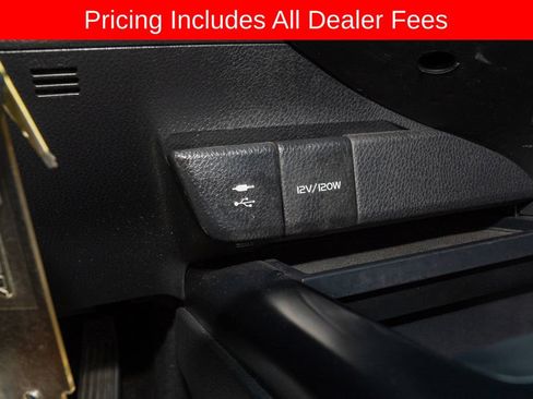 Used 2019 Toyota Camry SE FWD image 13