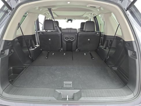 Certified 2025 Honda Pilot Elite image 13