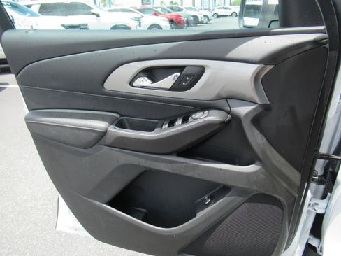 Certified 2023 Chevrolet Traverse LT FWD image 20