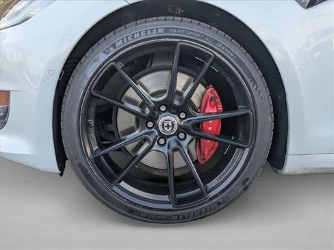 Used 2019 Tesla Model S Performance image 26