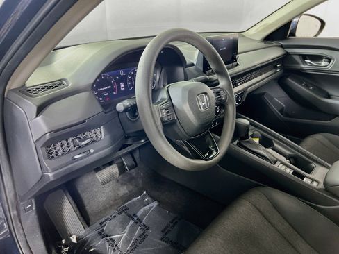 Used 2023 Honda Accord EX image 9