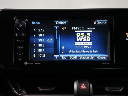 Used 2018 Toyota C-HR XLE image 17