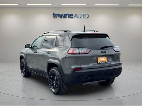 Used 2022 Jeep Cherokee Latitude image 3