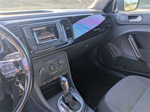 Used 2017 Volkswagen Beetle 1.8T S image 17