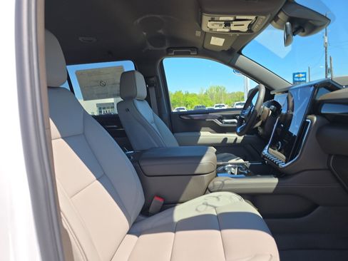 New 2026 GMC Yukon Elevation image 13