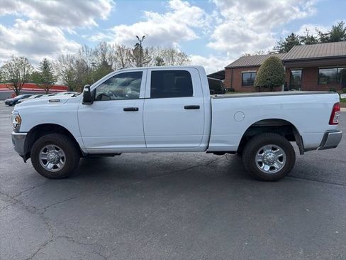 Used 2024 RAM 2500 Tradesman w/ Chrome Appearance Group AWD/4WD image 10