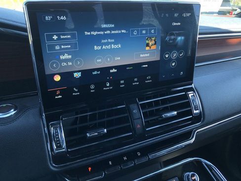 Used 2023 Lincoln Navigator Reserve image 21