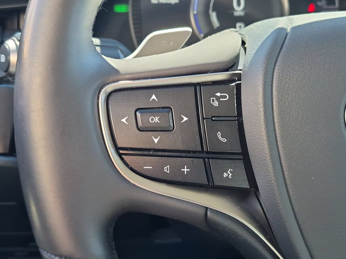 Used 2024 Lexus ES 300h w/ Accessory Package (Z1) FWD image 19