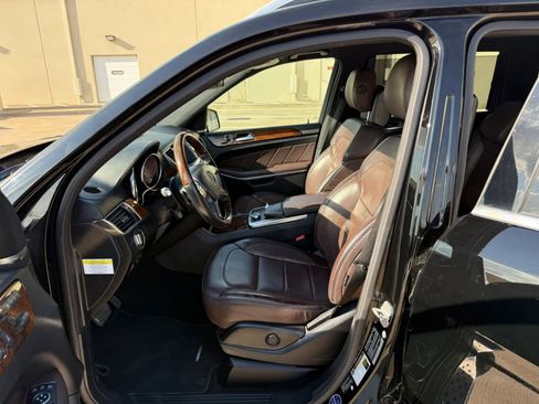 Used 2014 Mercedes-Benz GL 450 4MATIC image 12