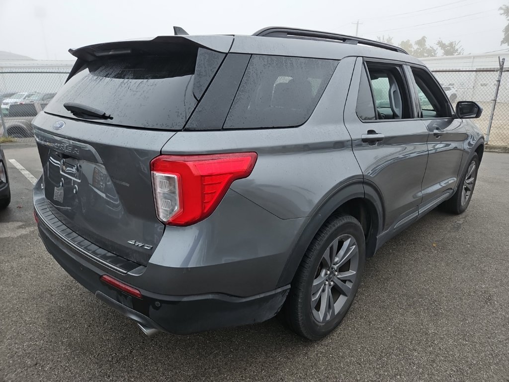 Used 2024 Ford Explorer XLT w/ Equipment Group 202A AWD/4WD image 3