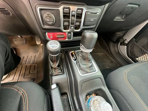 Used 2022 Jeep Gladiator Mojave AWD/4WD image 23