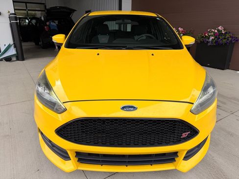 Used 2017 Ford Focus ST FWD image 2