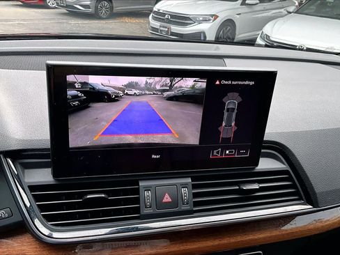 Used 2021 Audi Q5 Premium w/ Convenience Package image 26