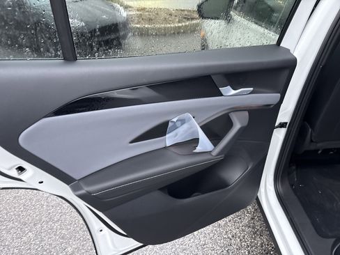 New 2026 Volkswagen Tiguan SE R-Line image 11