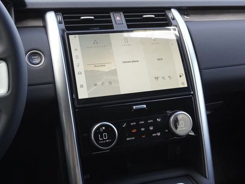 New 2026 Land Rover Discovery S AWD/4WD image 15