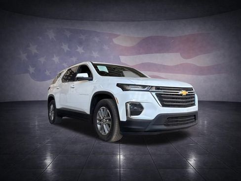 Used 2022 Chevrolet Traverse LT FWD image 7