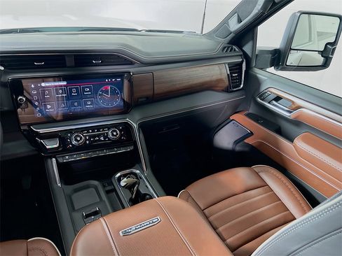 Used 2025 GMC Sierra 3500 Denali Ultimate image 21